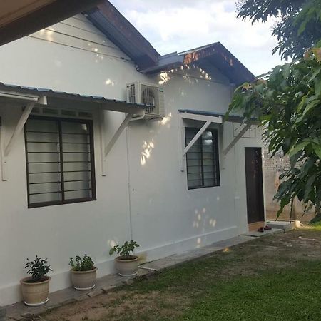 Homestay / Roomstay Muslim Budget Tanjung Malim Танджунг-Малим Экстерьер фото