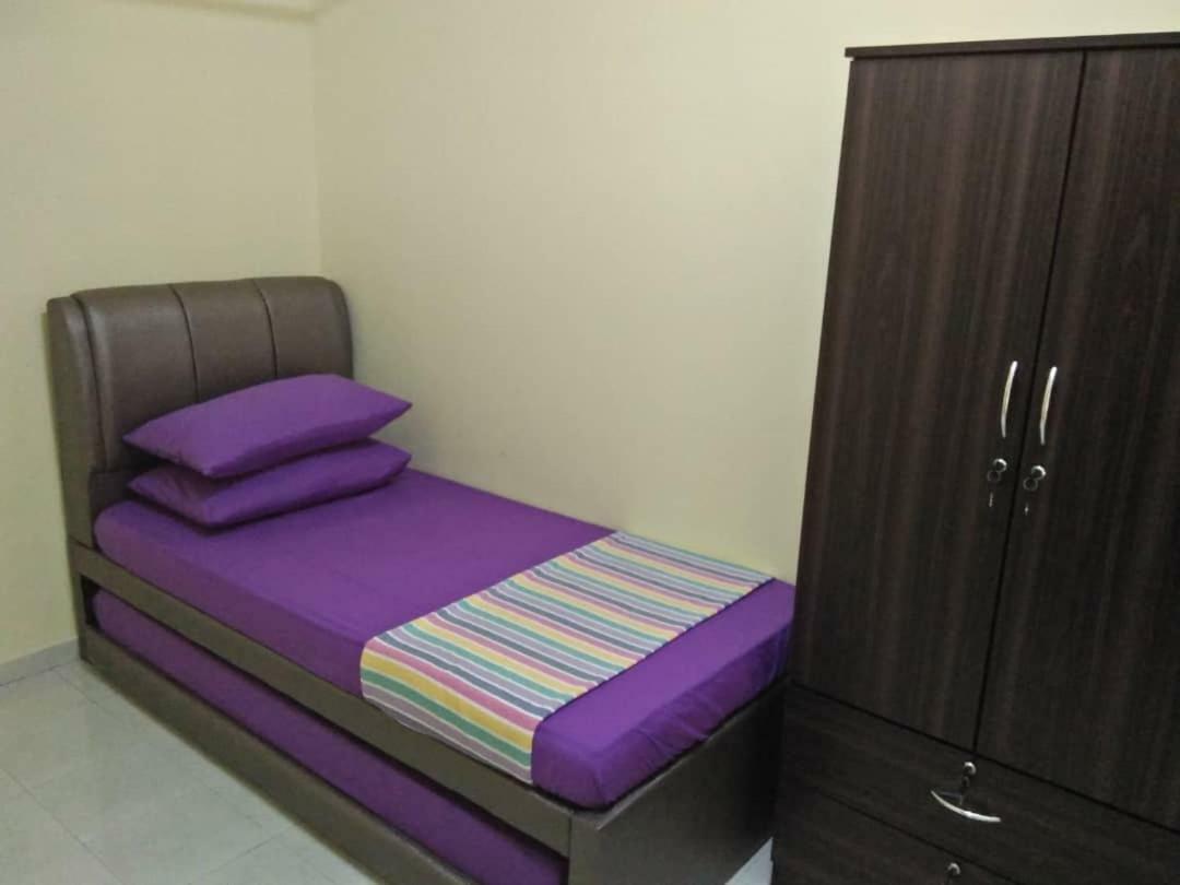 Homestay / Roomstay Muslim Budget Tanjung Malim Танджунг-Малим Экстерьер фото